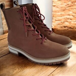 Toms Frankie Ortholite Tan Water Resistant Nutback Boots Sz 11 NWT
